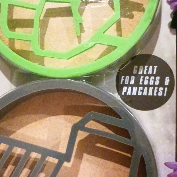 Marvel Avengers 2 Silicone Breakfast Molds 😋 - Picture 4 of 8